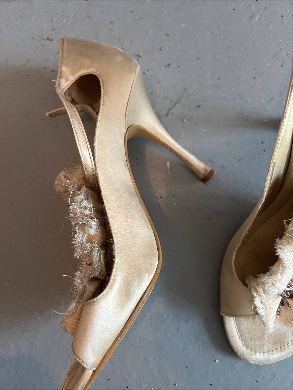 Max Studio Cream Open-Toe Ruffle Slingback Heels - Picture 3 of 5